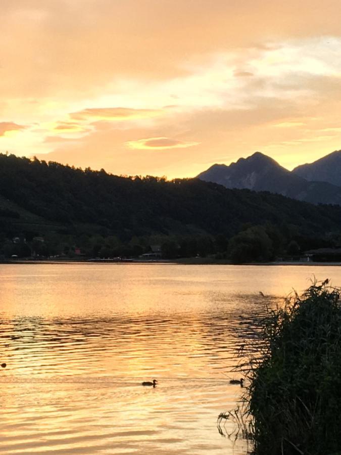 Paradiso Sul Lago Calceranica al Lago Eksteriør bilde